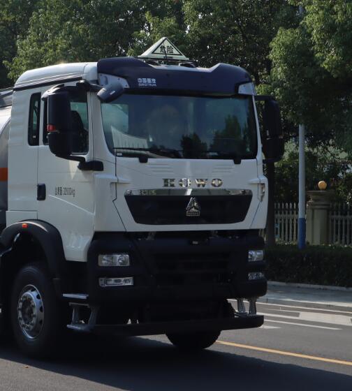 HLW5321GRYZ6型易燃液體罐式運輸車