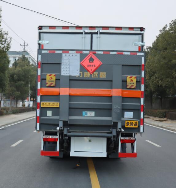 HLW5100XRYEQ6型易燃液體廂式運輸車