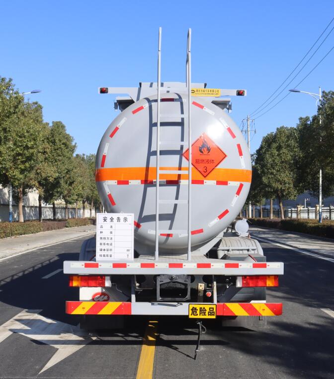 HLW5323GRYD6型易燃液體罐式運輸車